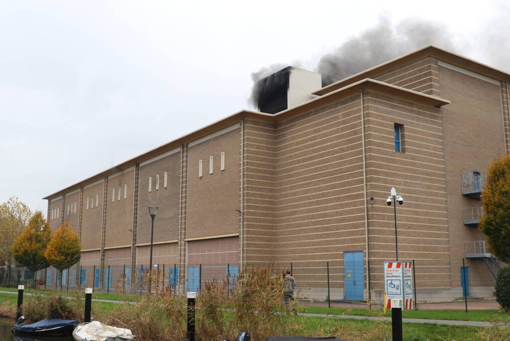 Flinke rookontwikkeling bij brand in hoogspanningscentrale
