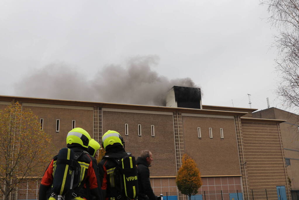 Flinke rookontwikkeling bij brand in hoogspanningscentrale
