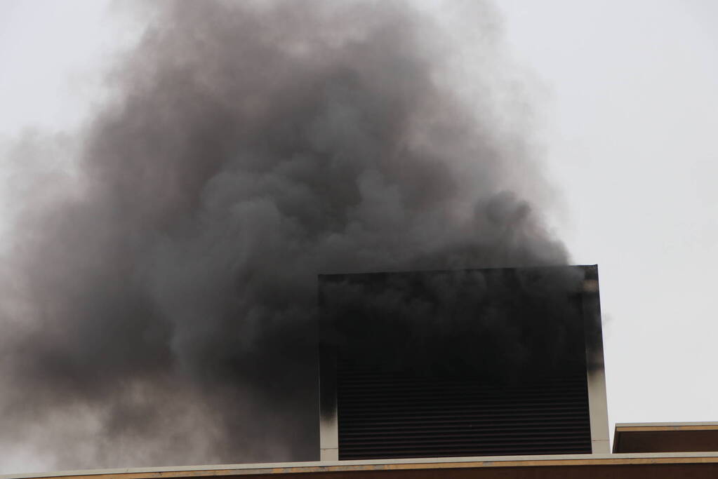 Flinke rookontwikkeling bij brand in hoogspanningscentrale