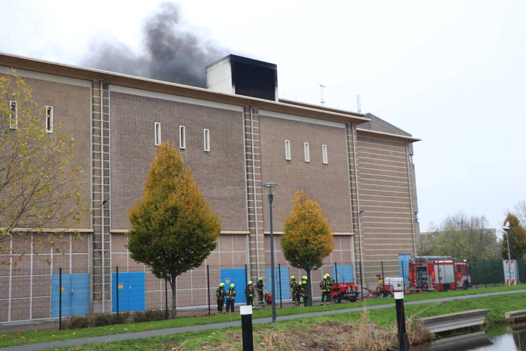 Flinke rookontwikkeling bij brand in hoogspanningscentrale