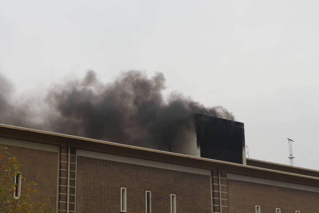 Flinke rookontwikkeling bij brand in hoogspanningscentrale