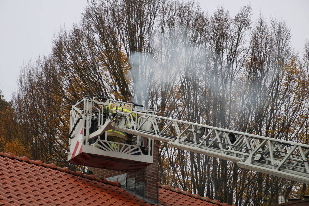 Flinke rookontwikkeling bij schoorsteenbrand