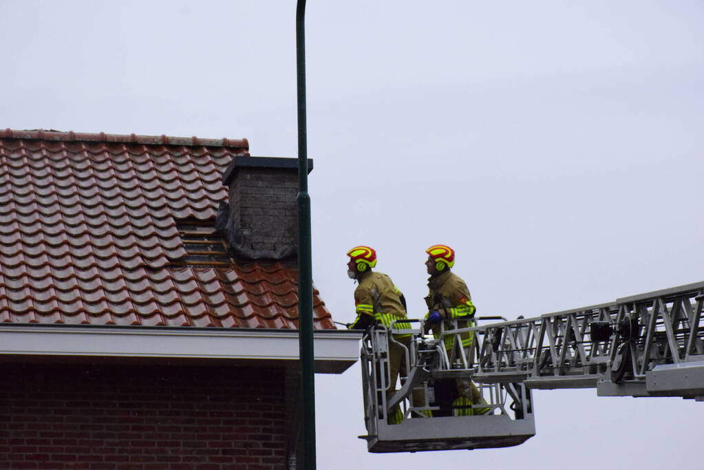 Schoorsteenbrand lastig te bestrijden