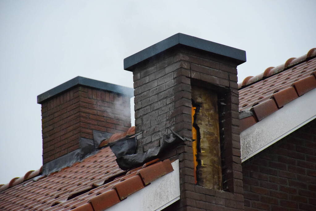 Schoorsteenbrand lastig te bestrijden