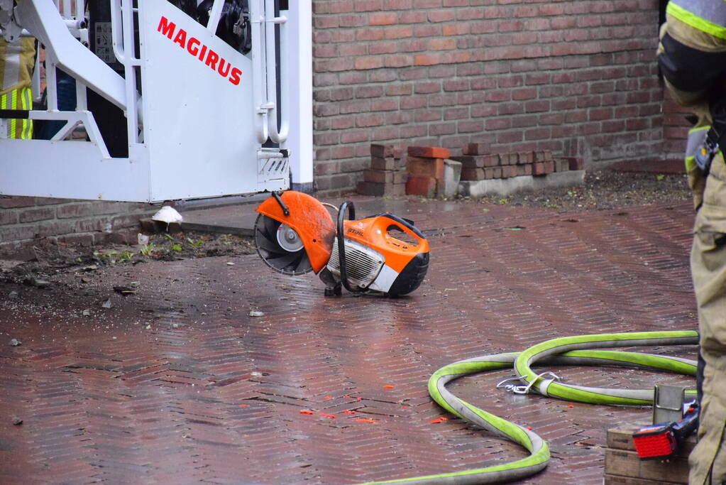 Schoorsteenbrand lastig te bestrijden