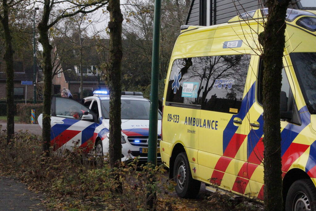 Veel hulpdiensten naar basisschool