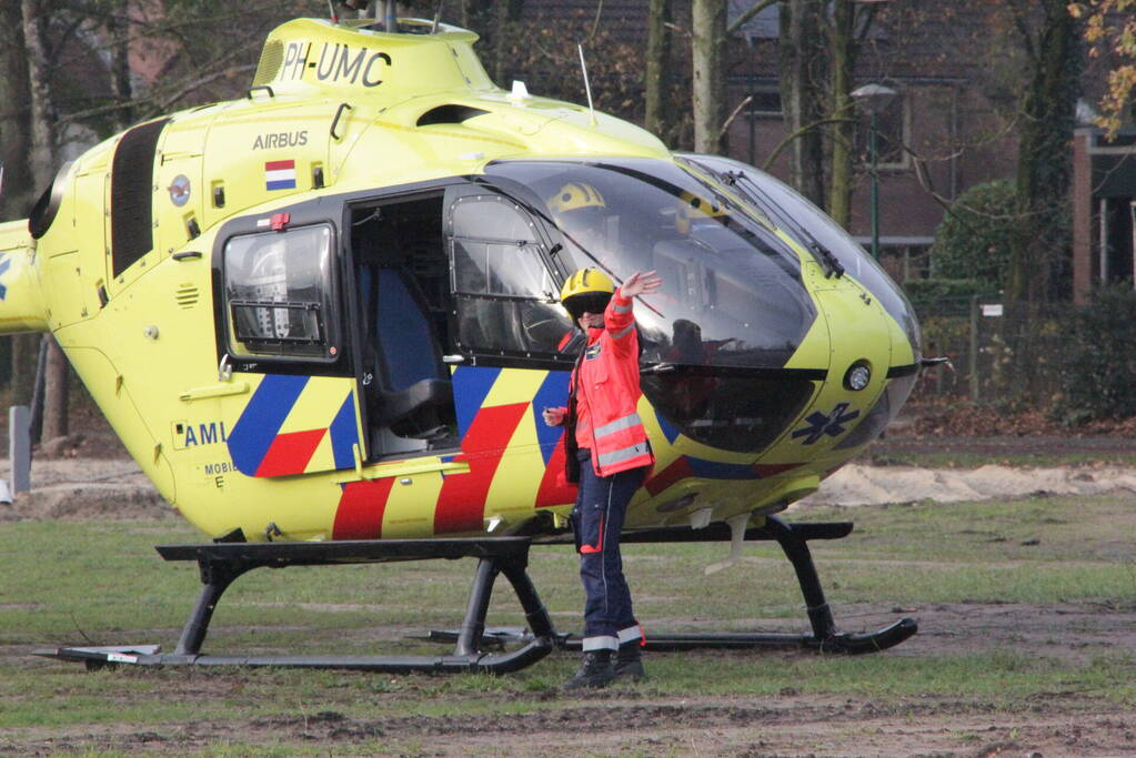 Veel hulpdiensten naar basisschool