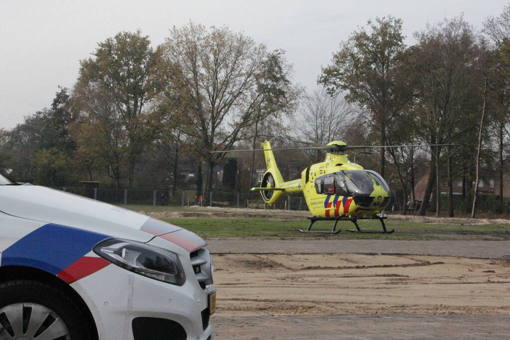 Veel hulpdiensten naar basisschool
