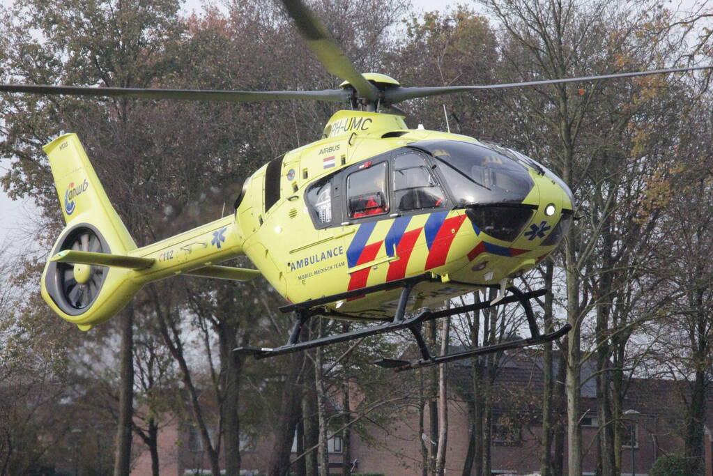 Veel hulpdiensten naar basisschool