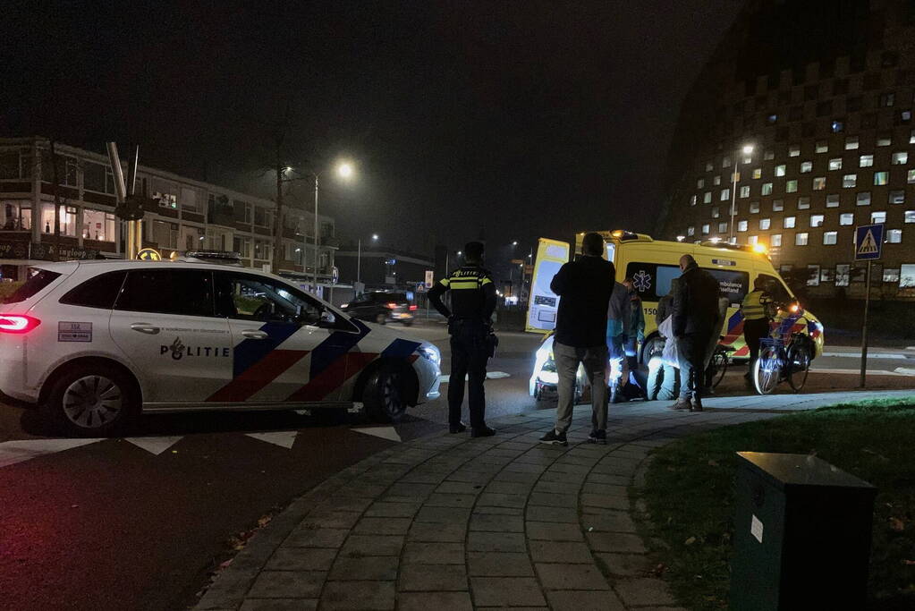 Fietsster gewond bij ongeval op rotonde