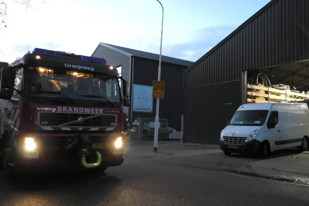 Brandweer doet onderzoek naar rookontwikkeling