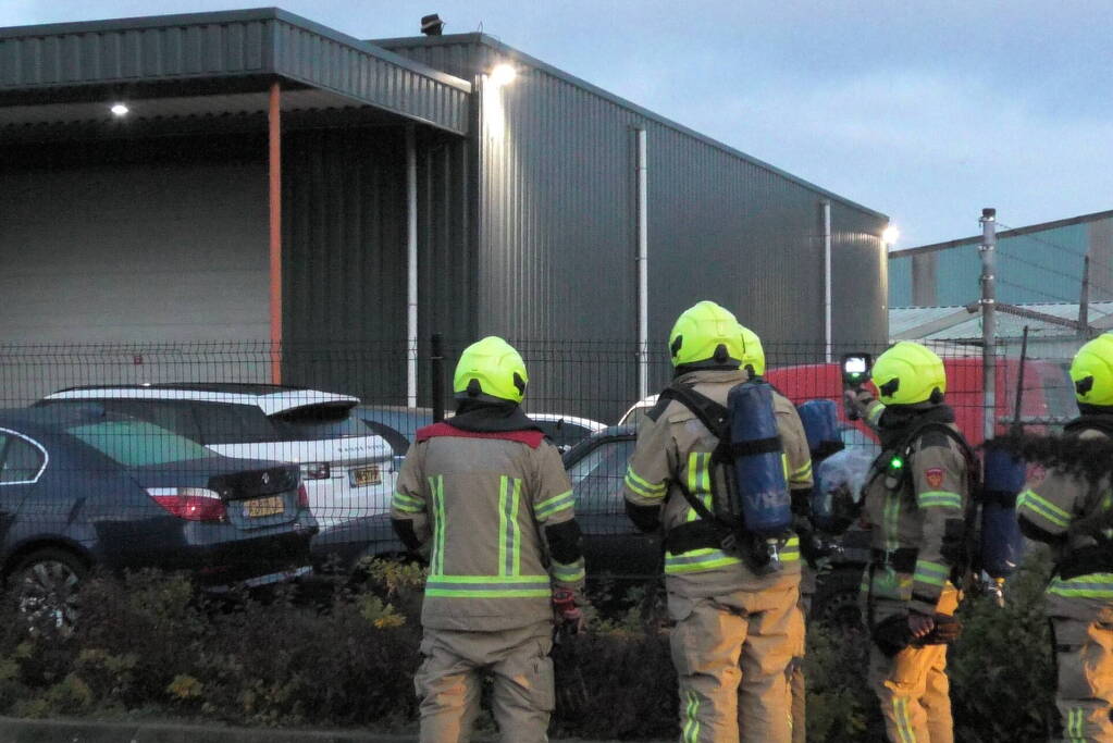 Brandweer doet onderzoek naar rookontwikkeling