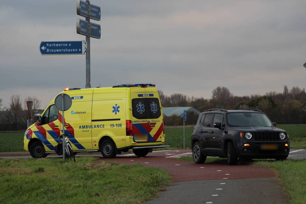 Automobilist en fietser in botsing
