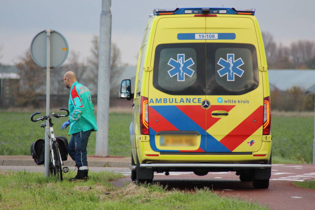 Automobilist en fietser in botsing
