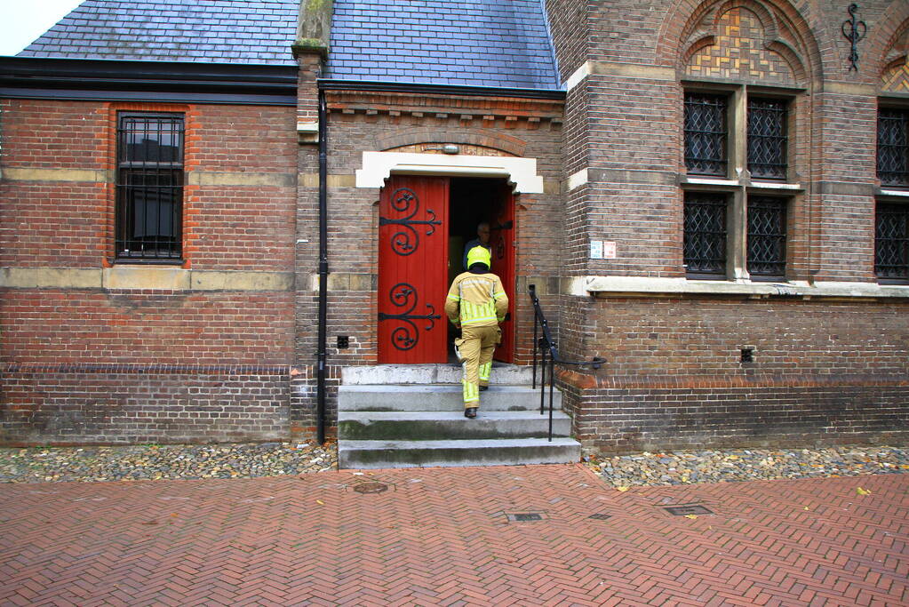 Brandweer doet onderzoek naar afgaan van rookalarm in Sint-Martinuskerk