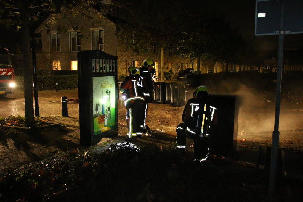 Vuurwerk veroorzaakt brand in container