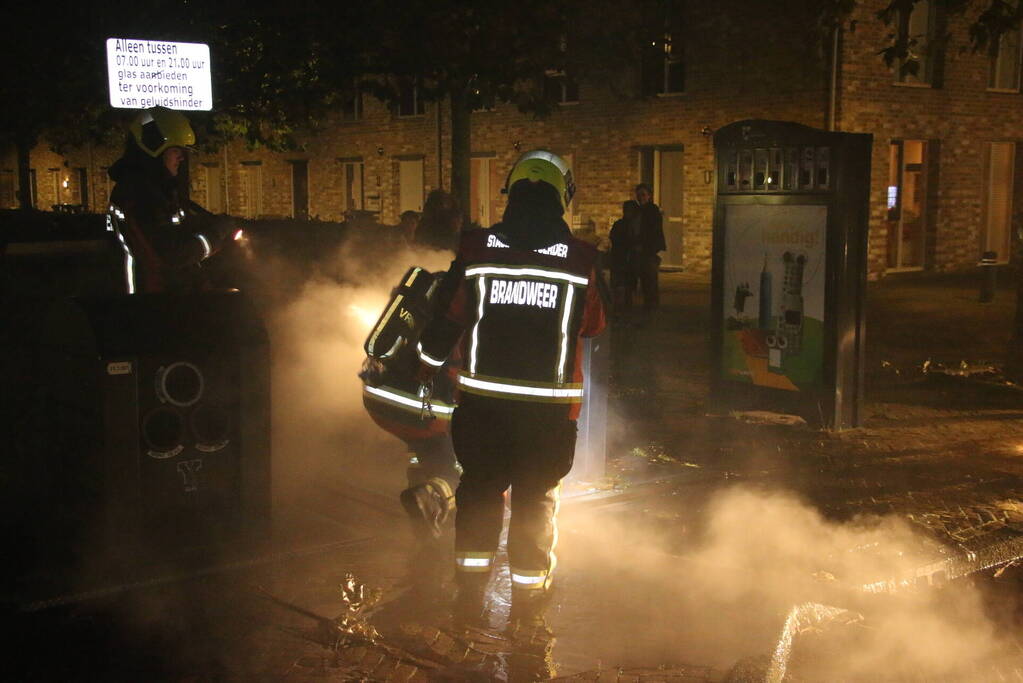 Vuurwerk veroorzaakt brand in container