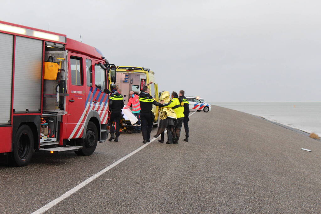 Vrouw uit het water gehaald