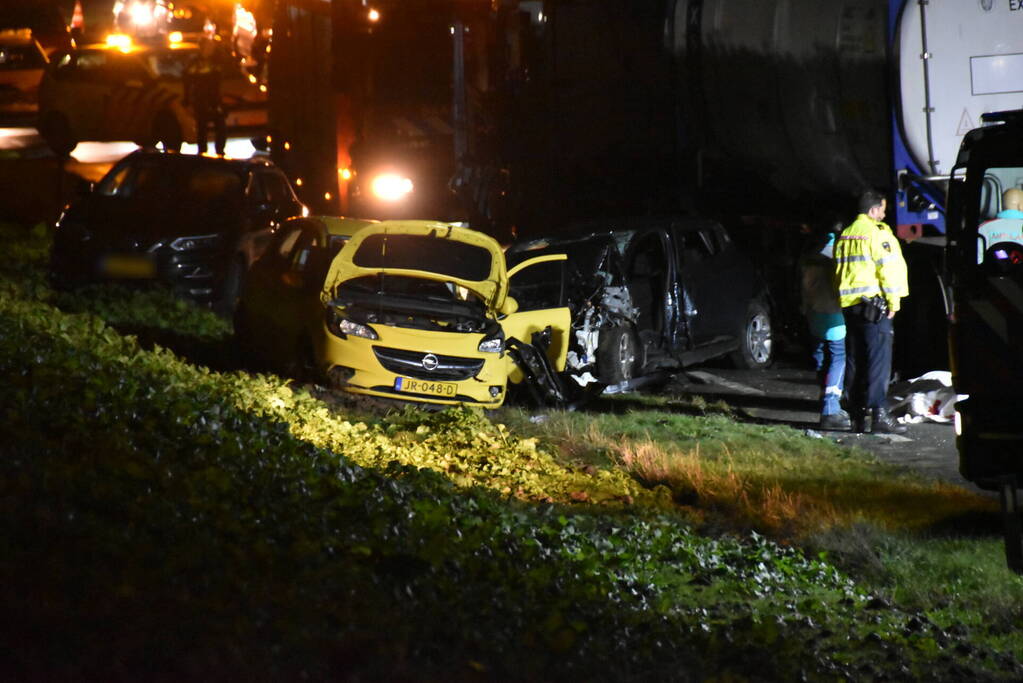 Dode bij ernstige kettingbotsing met tankwagen