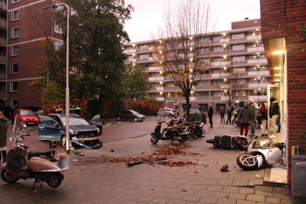 Enorme chaos na ongeval met meerdere voertuigen