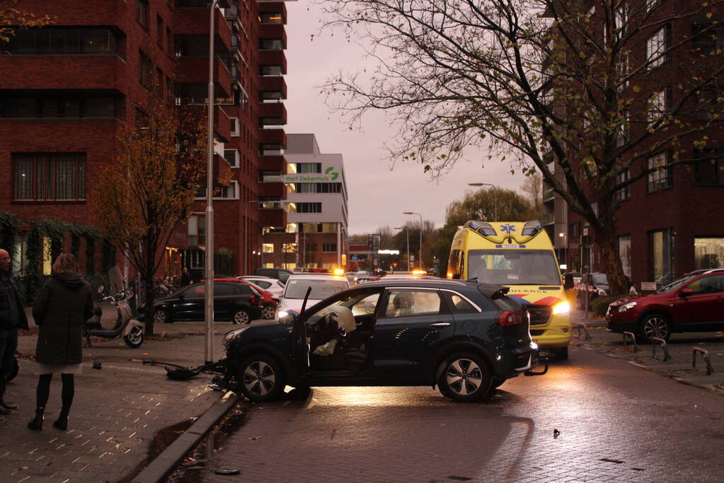 Enorme chaos na ongeval met meerdere voertuigen