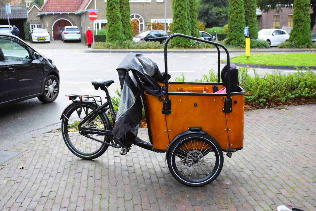Drie kinderen in bakfiets gewond bij botsing