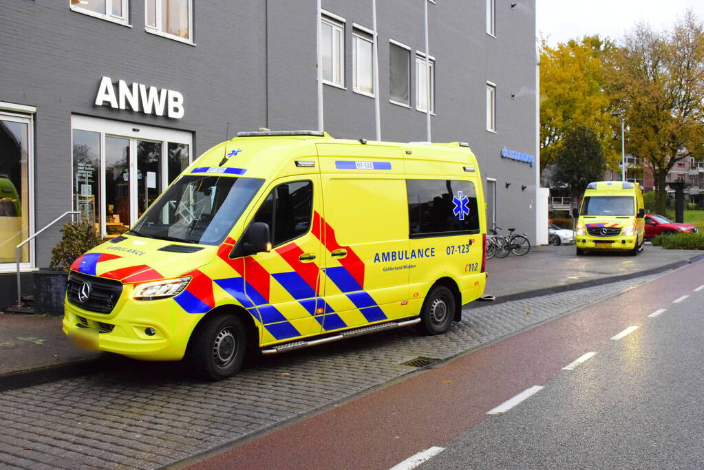 Drie kinderen in bakfiets gewond bij botsing
