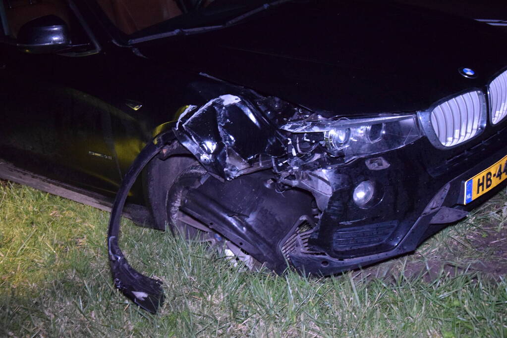 Auto zwaar beschadigd bij eenzijdig ongeval