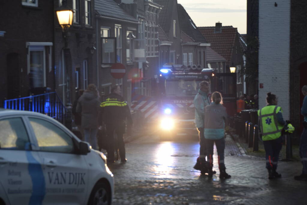 Traumahelikopter ingezet bij brand in slaapkamer