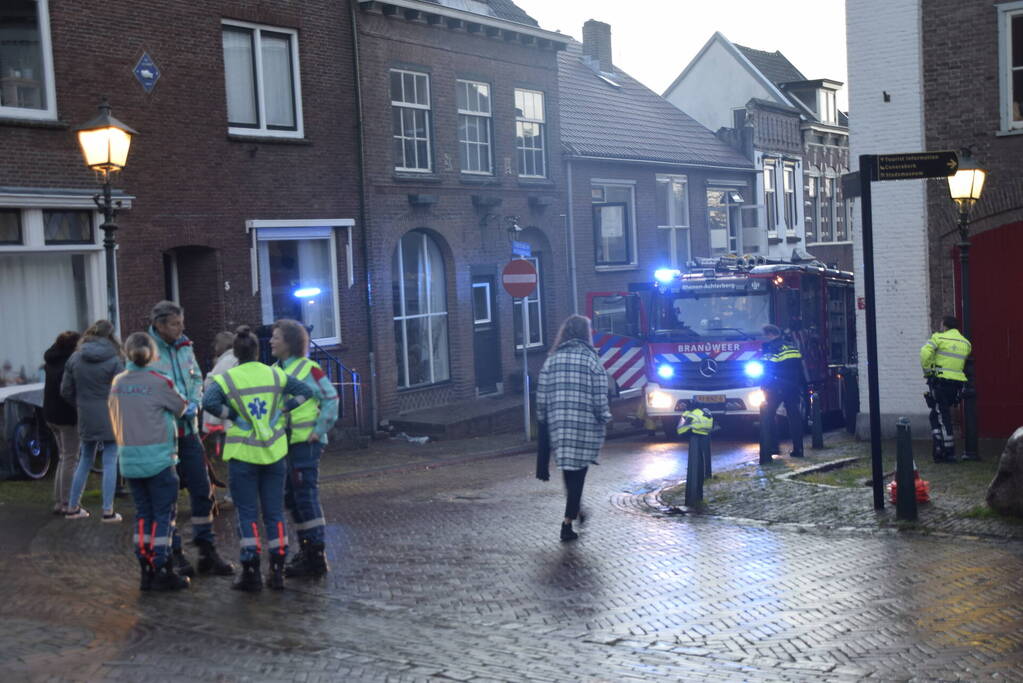 Traumahelikopter ingezet bij brand in slaapkamer