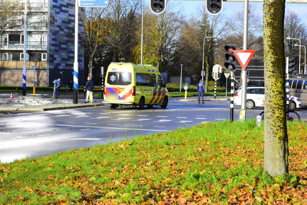Veel schade bij ongeval tussen twee personenauto's