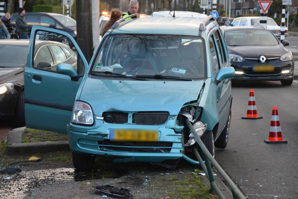 Veel schade bij kop-staart aanrijding