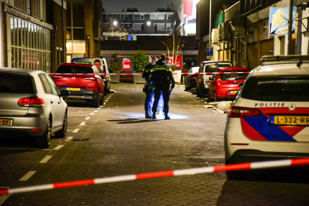 Man zwaargewond bij schietpartij naast cafe