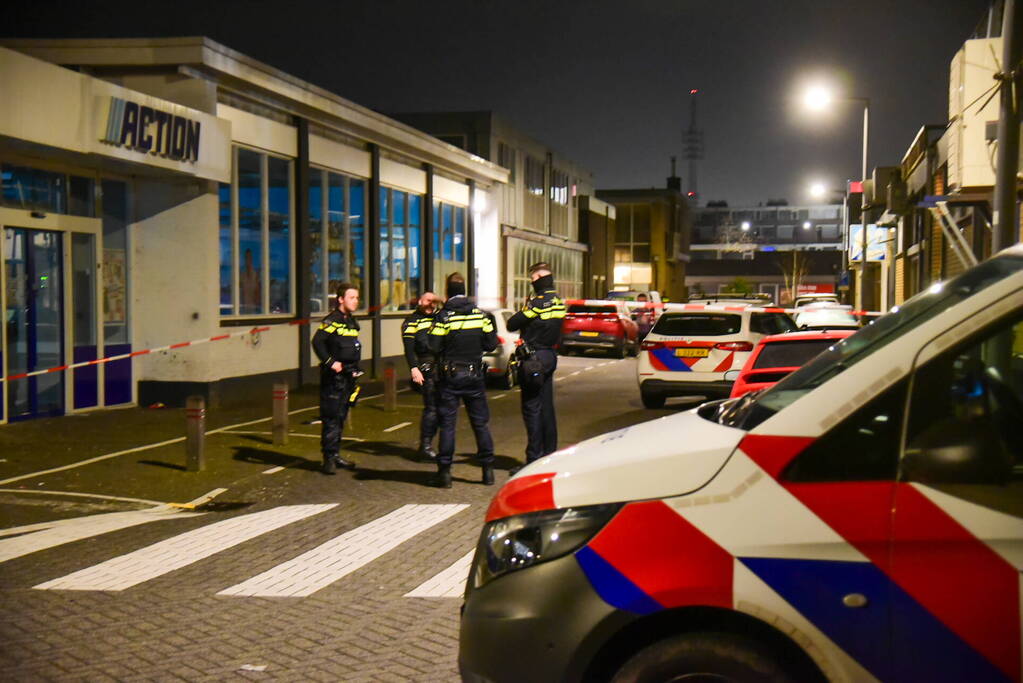 Man zwaargewond bij schietpartij naast cafe