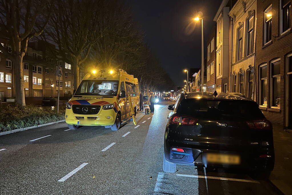 Voetganger geschept door personenauto