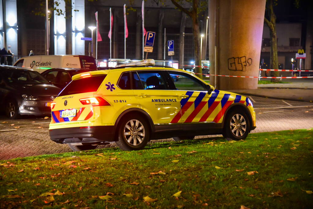 Persoon raakt zwaargewond na steekpartij