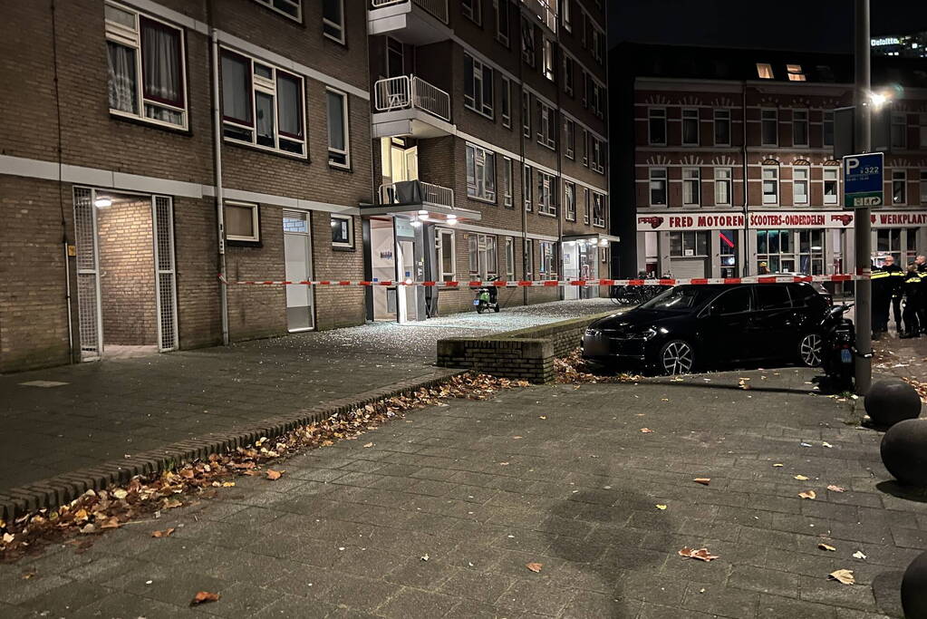 Flinke schade na explosie in portiek