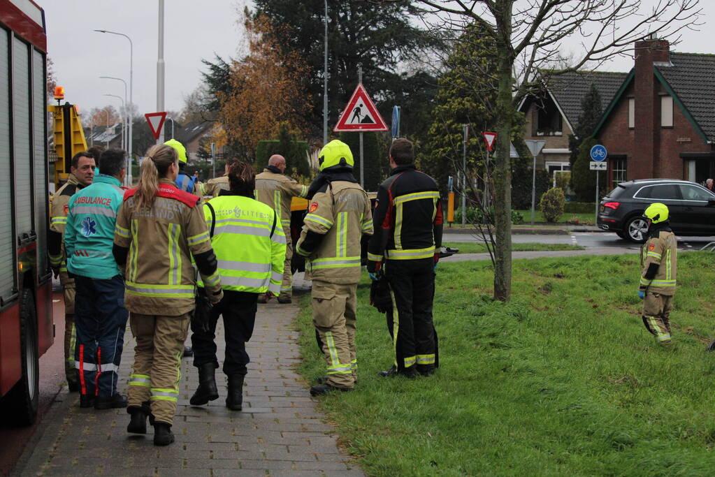 Auto belandt in sloot