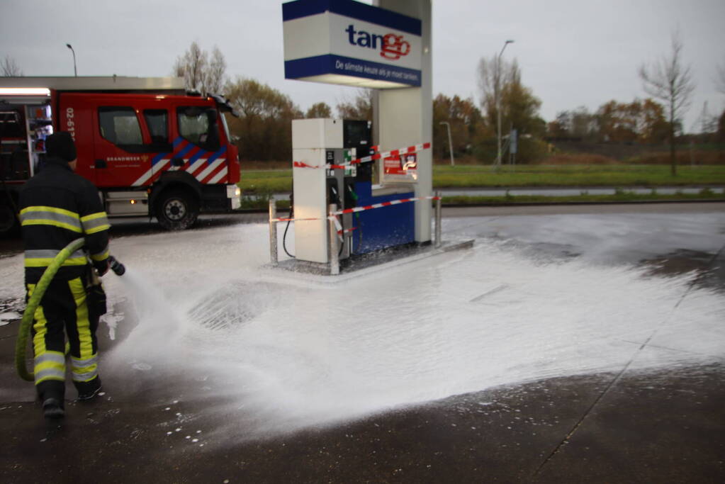 Brandstoflekkage bij tankstation
