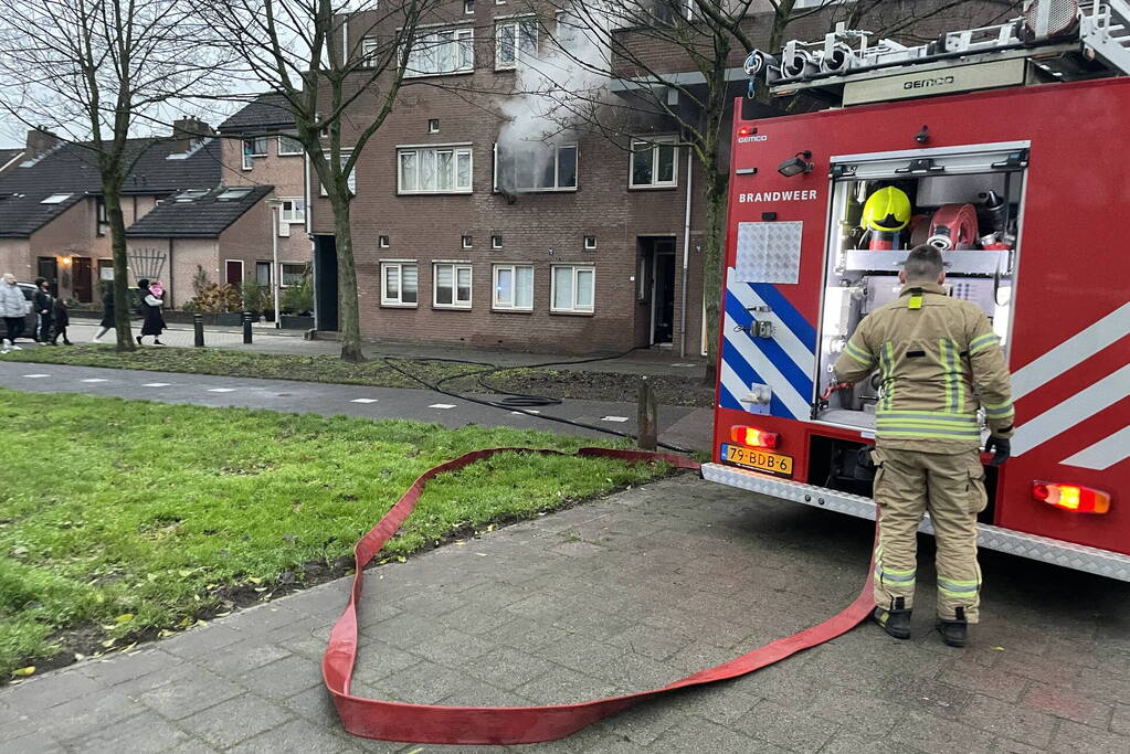 Korte uitslaande brand in woning