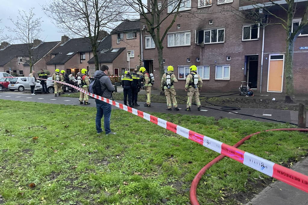 Korte uitslaande brand in woning