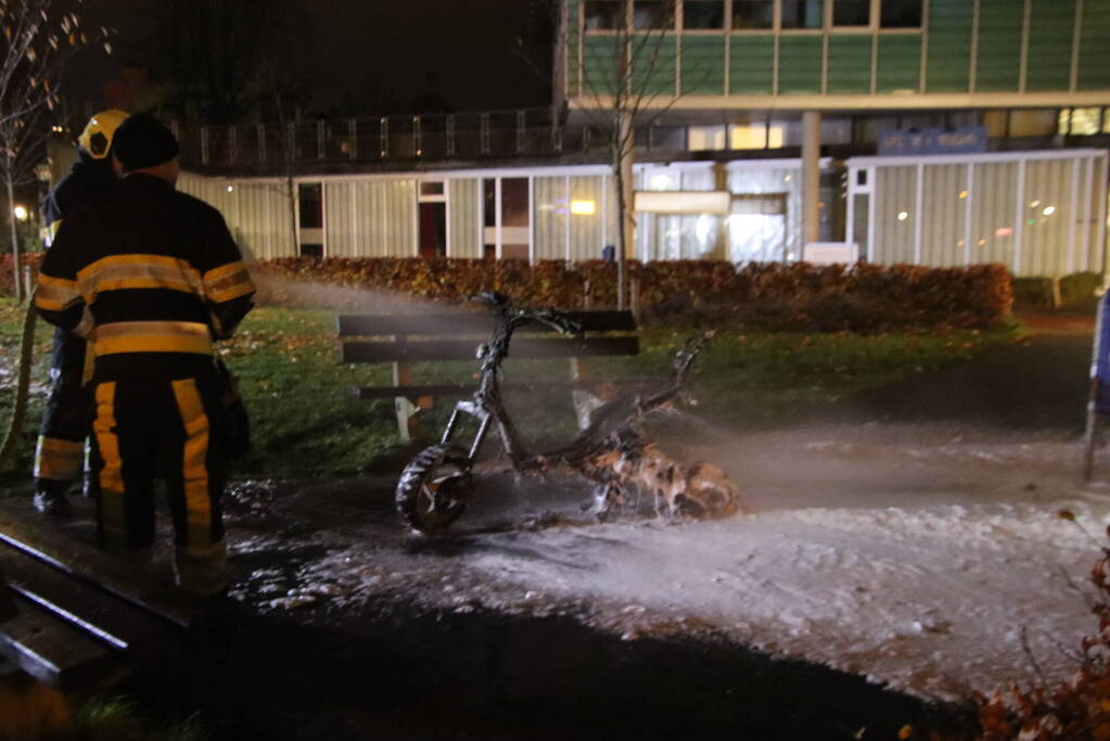 Scooter volledig uitgebrand