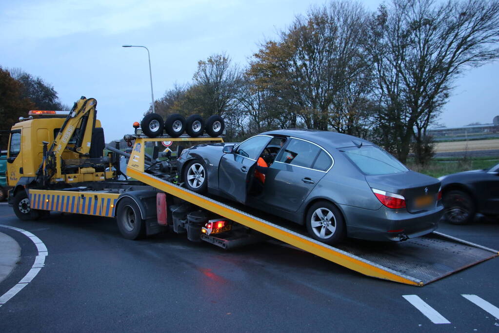 Flinke file door botsing tussen twee voertuigen