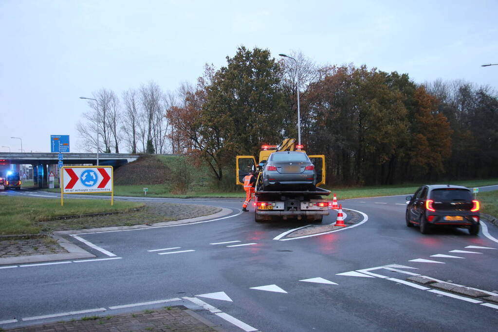 Flinke file door botsing tussen twee voertuigen