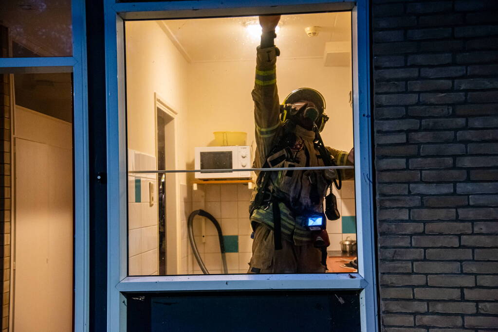 Rookontwikkeling door pannetje op het vuur