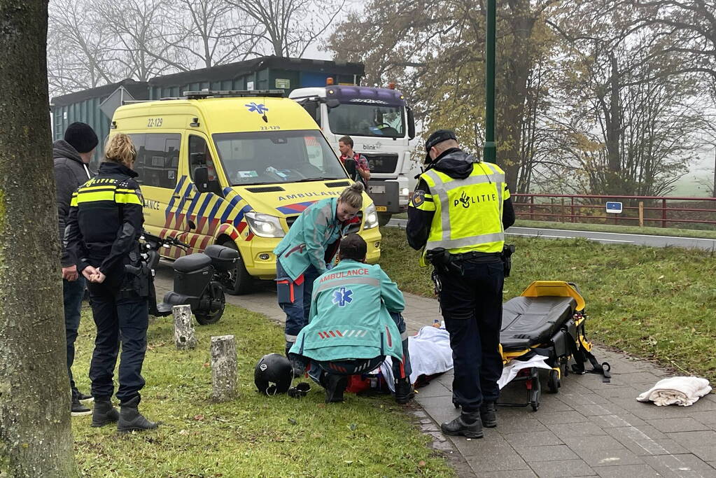 Scooterrijdster gewond na val