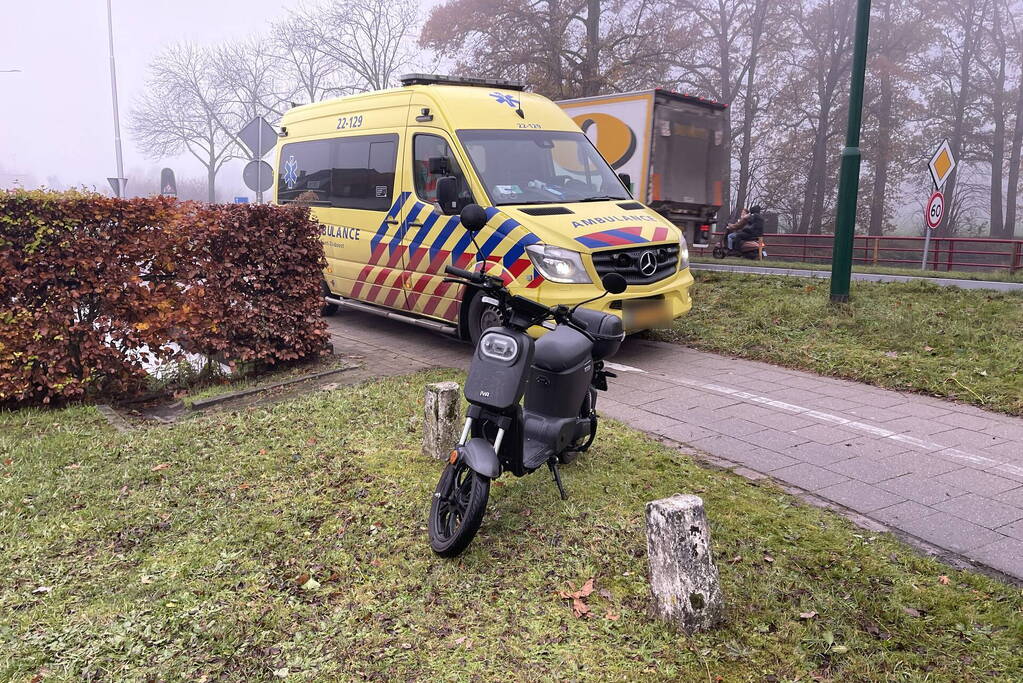 Scooterrijdster gewond na val
