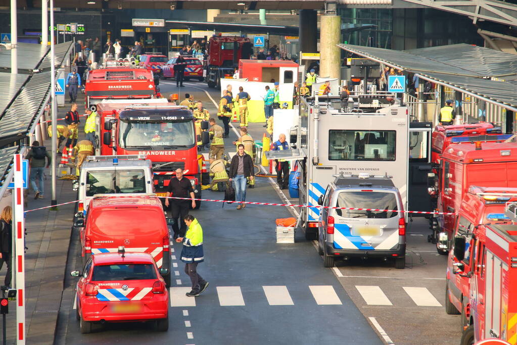 Schiphol Plaza ontruimd door incident met gevaarlijke stoffen