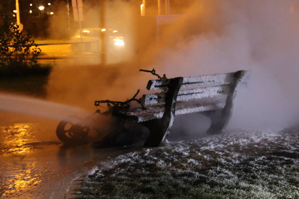 Gasfles ontploft en vliegt in brand