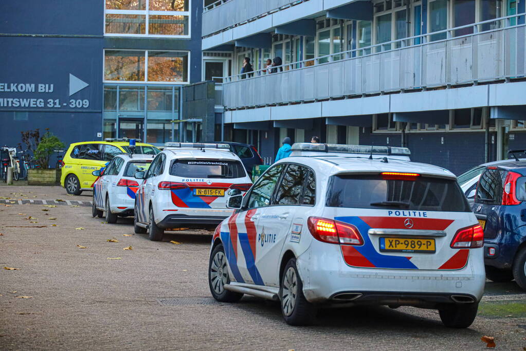 Gewonden bij steekpartij in flatwoning
